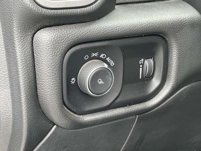 2022 RAM 2500 Tradesman 4x4 Crew Cab 6'4" Box