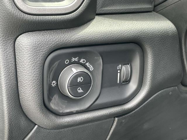 2023 RAM 2500 Tradesman 4x4 Crew Cab 8' Box