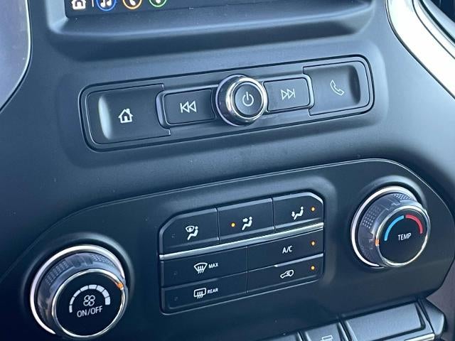 2022 Chevrolet Silverado 1500 Crew Cab Short Box 2-Wheel Drive Custom