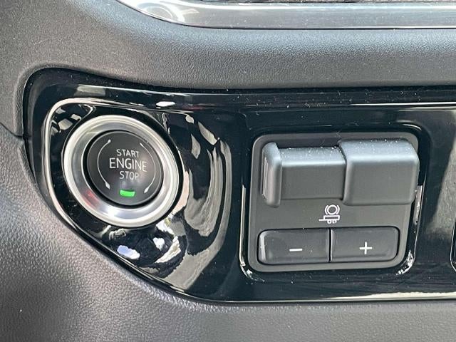 2025 Chevrolet Silverado 1500 Crew Cab Short Box 4-Wheel Drive LT 1LT