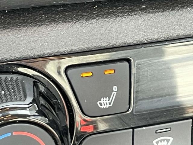 2023 Nissan Kicks SR FWD