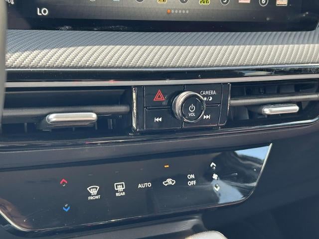 2025 Nissan Kicks SR AWD
