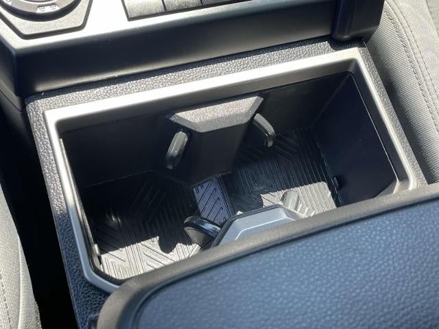 2024 Toyota Tacoma 2WD 2WD SR5 Double Cab 5' Bed AT (SE)