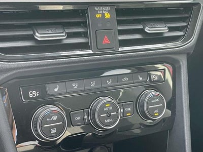 2024 Volkswagen Taos SE 4MOTION