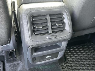 2024 Volkswagen Taos SE 4MOTION