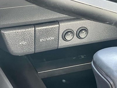 2024 Toyota Camry Hybrid SE CVT (Natl)