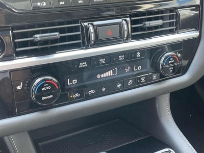 2025 Nissan Pathfinder SL 2WD