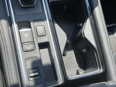 2025 Nissan Pathfinder SL 2WD