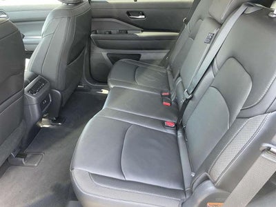 2025 Nissan Pathfinder SL 2WD