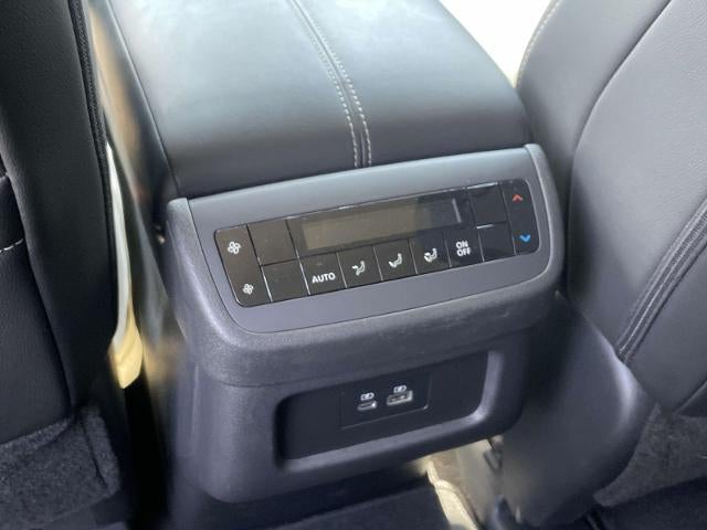 2025 Nissan Pathfinder SL 2WD