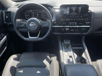 2025 Nissan Pathfinder SL 2WD