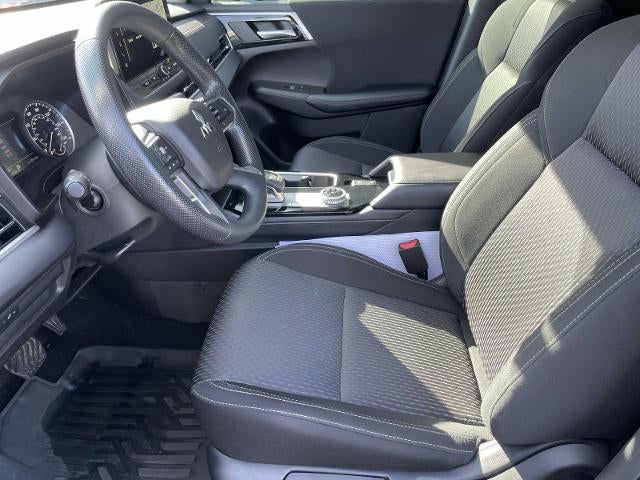 2025 Mitsubishi Outlander ES FWD