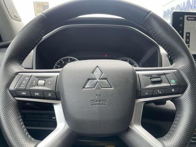 2025 Mitsubishi Outlander SE FWD