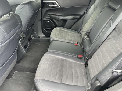 2025 Mitsubishi Outlander SE FWD