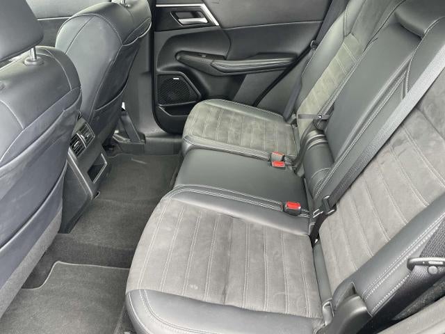 2025 Mitsubishi Outlander SE FWD