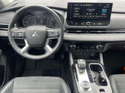 2025 Mitsubishi Outlander SE FWD