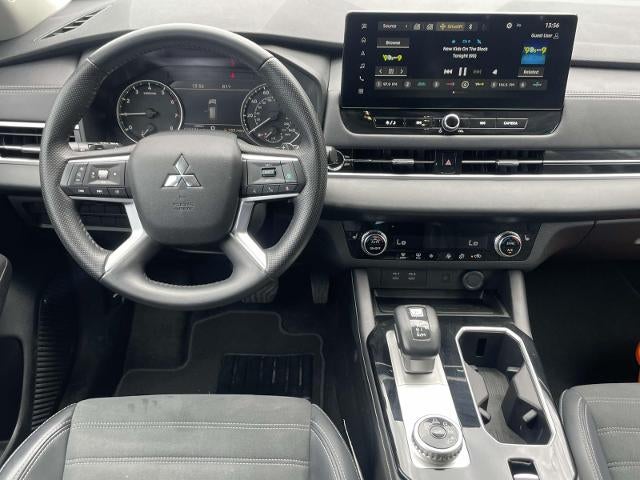 2025 Mitsubishi Outlander SE FWD