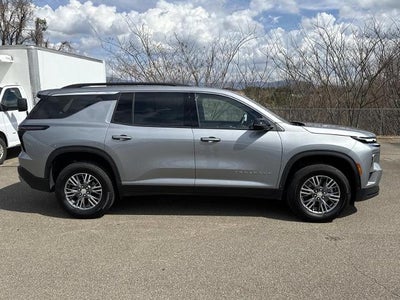 2025 Chevrolet Traverse LT w/1LT