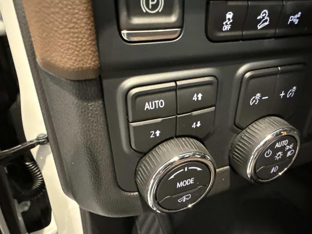 2025 Chevrolet Suburban 4WD High Country