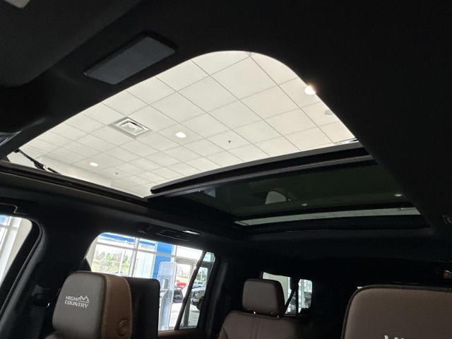 2025 Chevrolet Suburban 4WD High Country