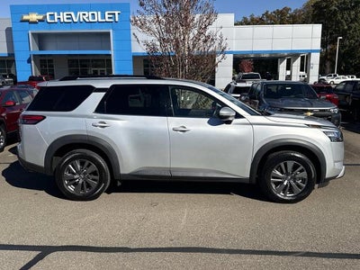 2024 Nissan Pathfinder SV 4WD